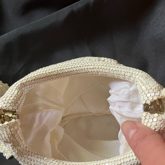 Vintage beaded purses. - Picture 10 of 13